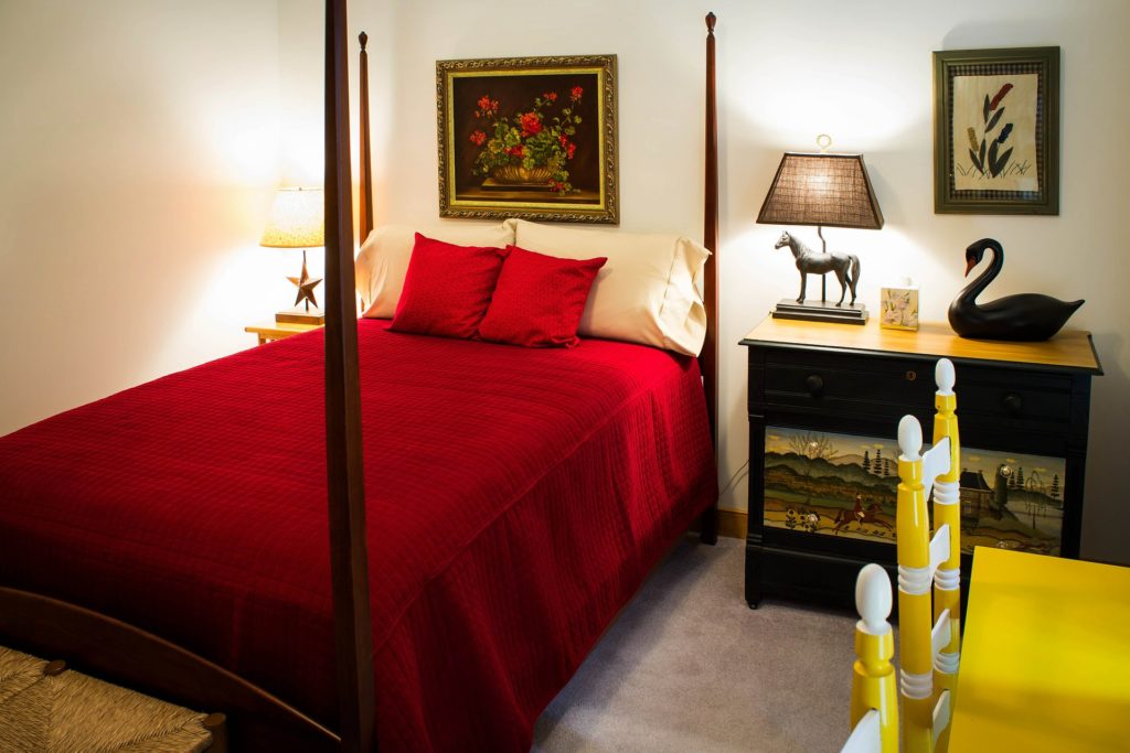 bedroom-374972_1920